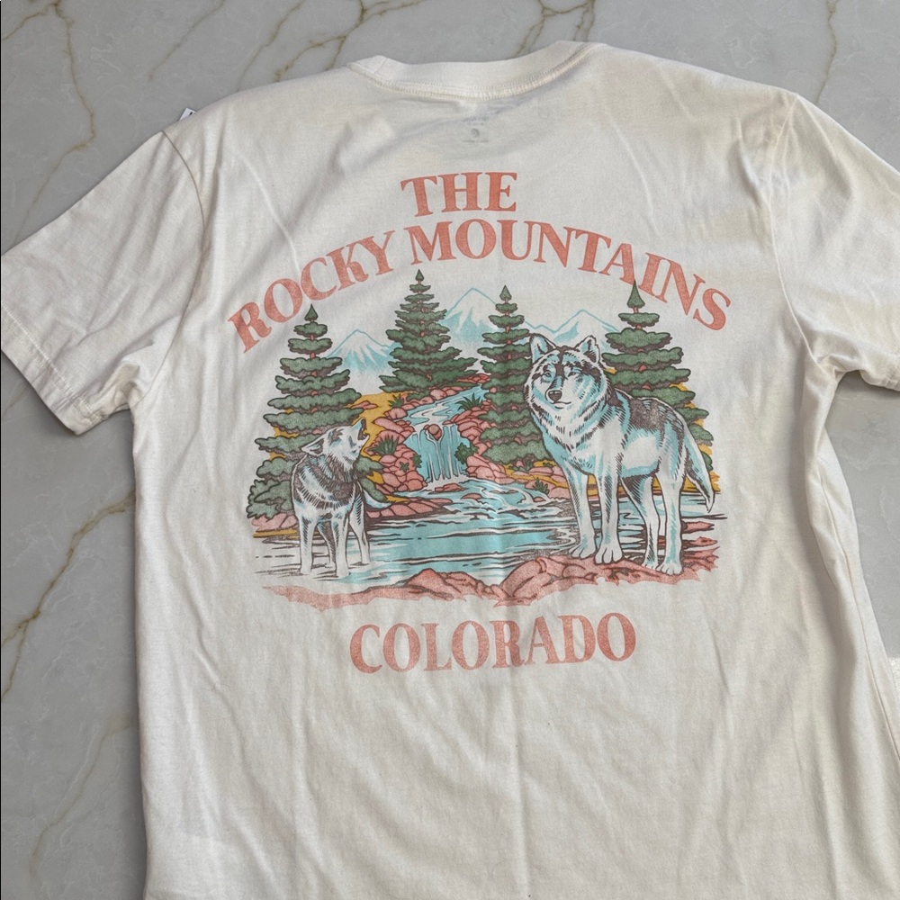Hollister women’s Off-White Graphic Tee